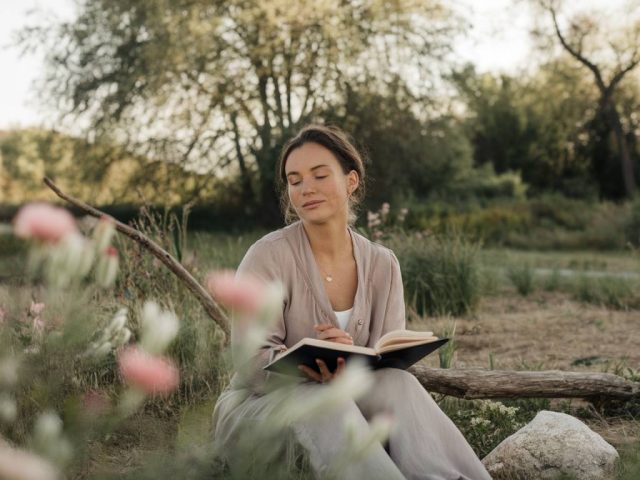 "Comment pratiquer la gratitude au quotidien pour renforcer son bien-être mental et physique"